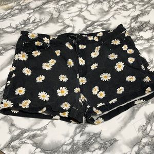 Plus size daisy shorts